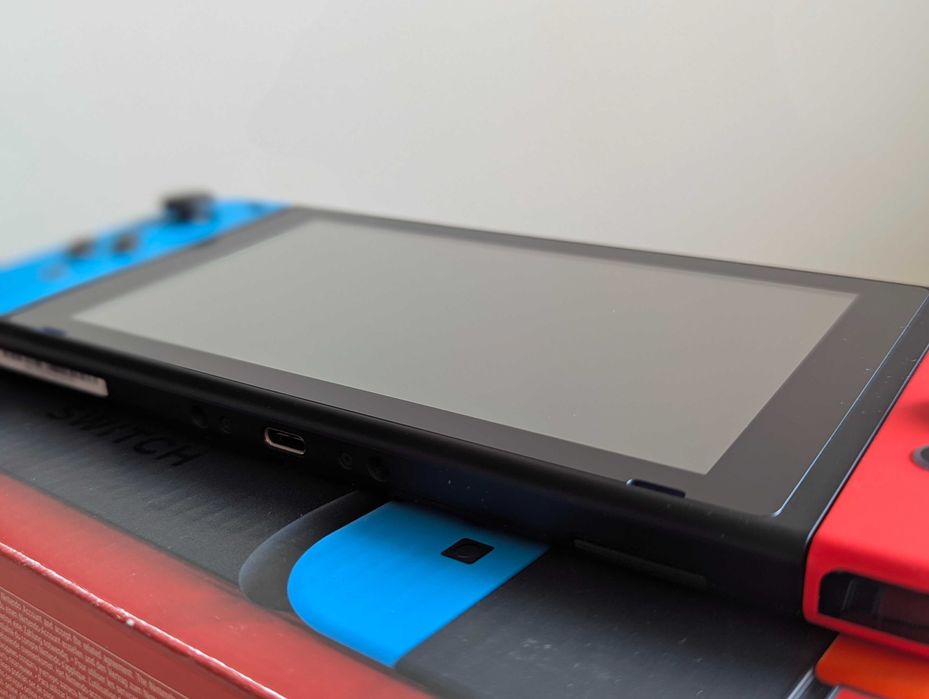 Nintendo Switch+игри+допълнителни Joy-cons