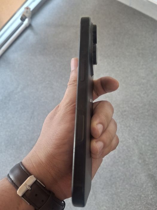 iPhone 16 pro 256 gb чёрный