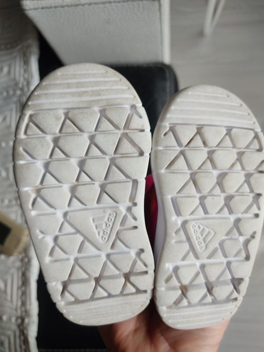 Маратонки Adidas № 18 и нови PRIMIGI № 24 маратонки за момиче