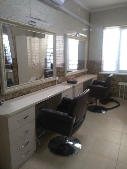 Продается мебель для женского салона красоты