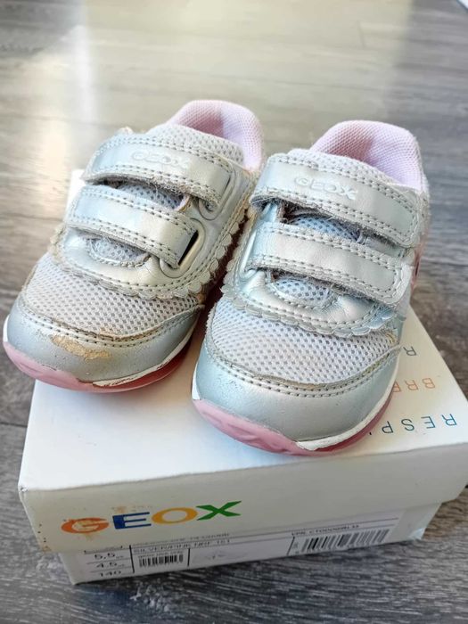 Детски обувки (сандали, кроксове и маратонка 21 номер