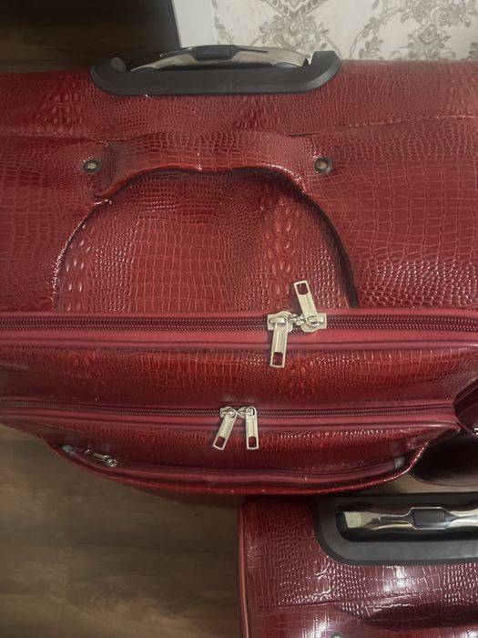 Продам чемоданы в нормальном состоянии