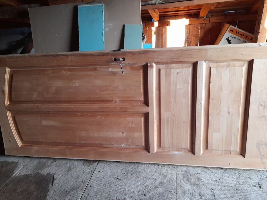 Vând usă lemn brad