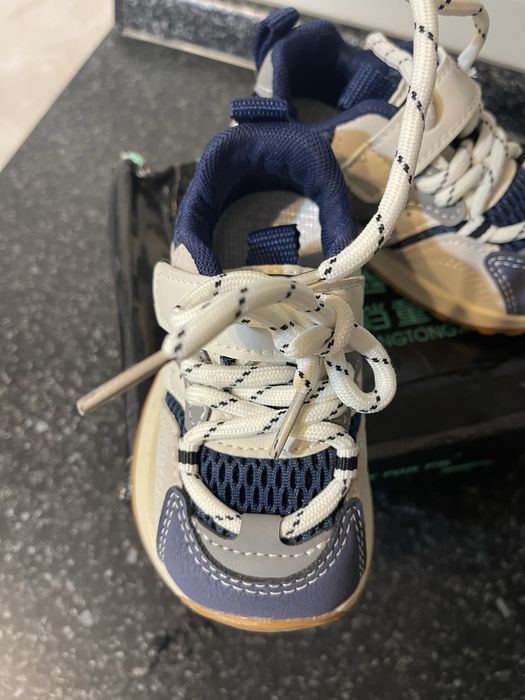 Новые кроссовки на годик