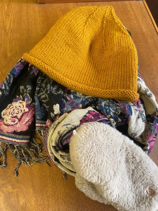 Продам вязаные шапочки