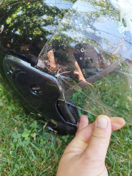 Vând căști moto ( Woodex; B-Square;Caberg). Enduro sau pentru scutere