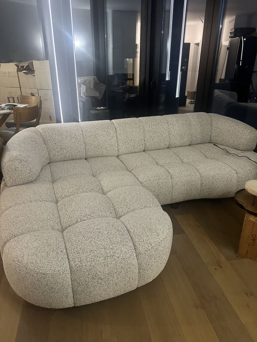 Диван с електрически механизъм