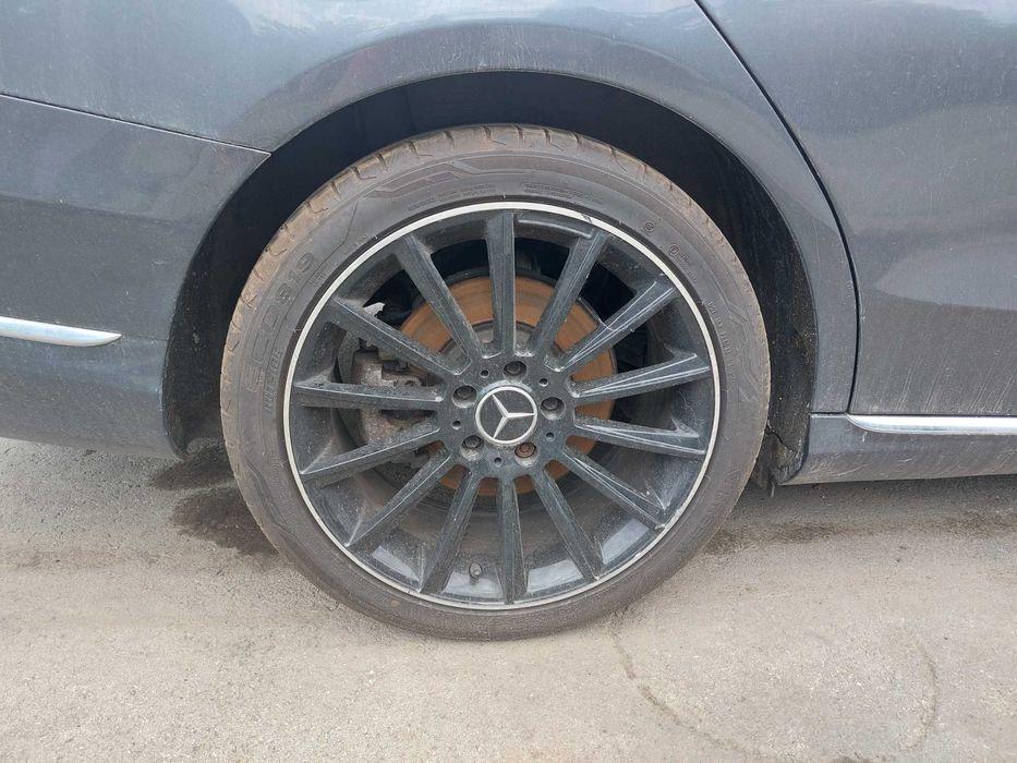 На Части: Mercedes-Benz W205 C220 CDI 170 к.с. SPORT ПАКЕТ