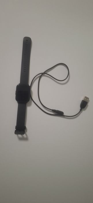 Электронные наручные часы "REALME"