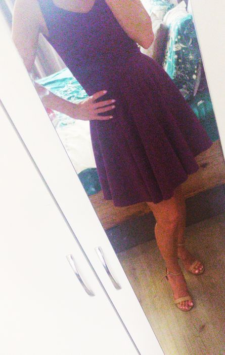 Изключително секси лилава рокличка на МЕГЗ...С размер