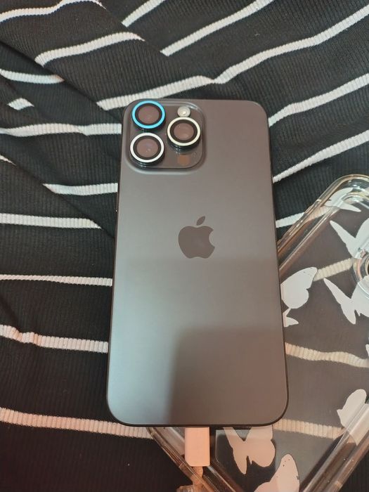 Продавам iPhone 15 pro max 512 gb