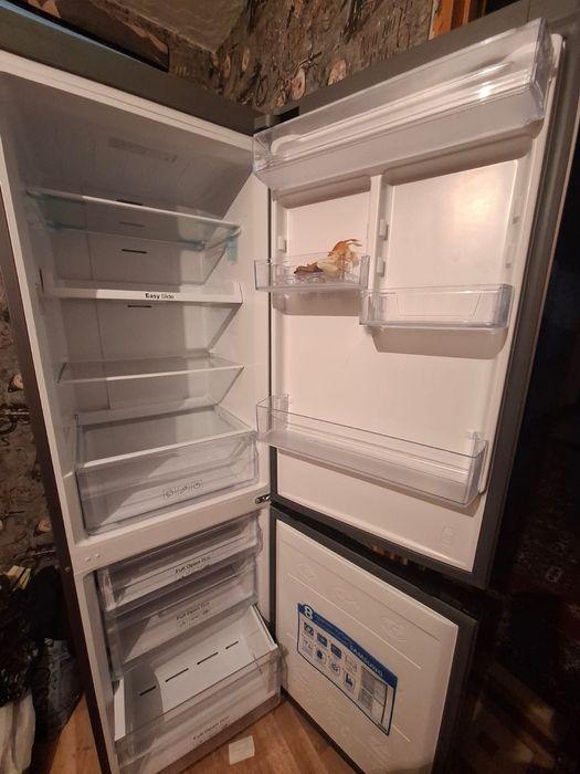 Продам холодильник новый