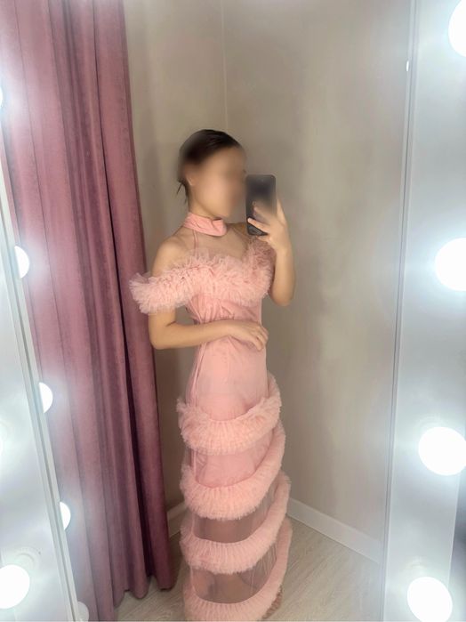 Нежное розовое платье