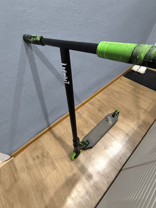 Продам трюковой самокат.