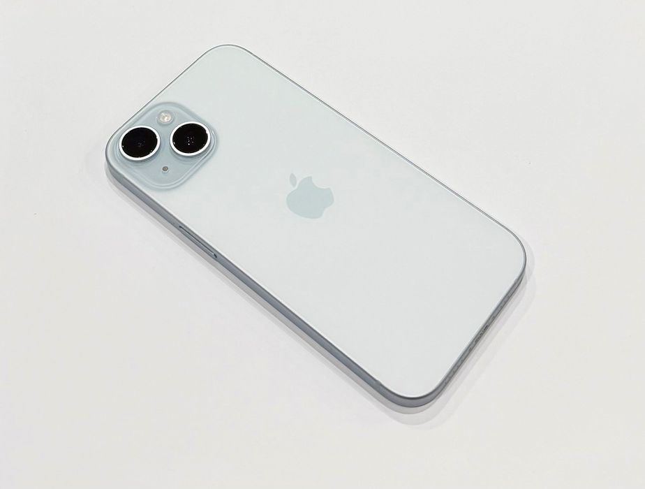 iPhone 15 256 Blue - гаранция, кейс, като нов