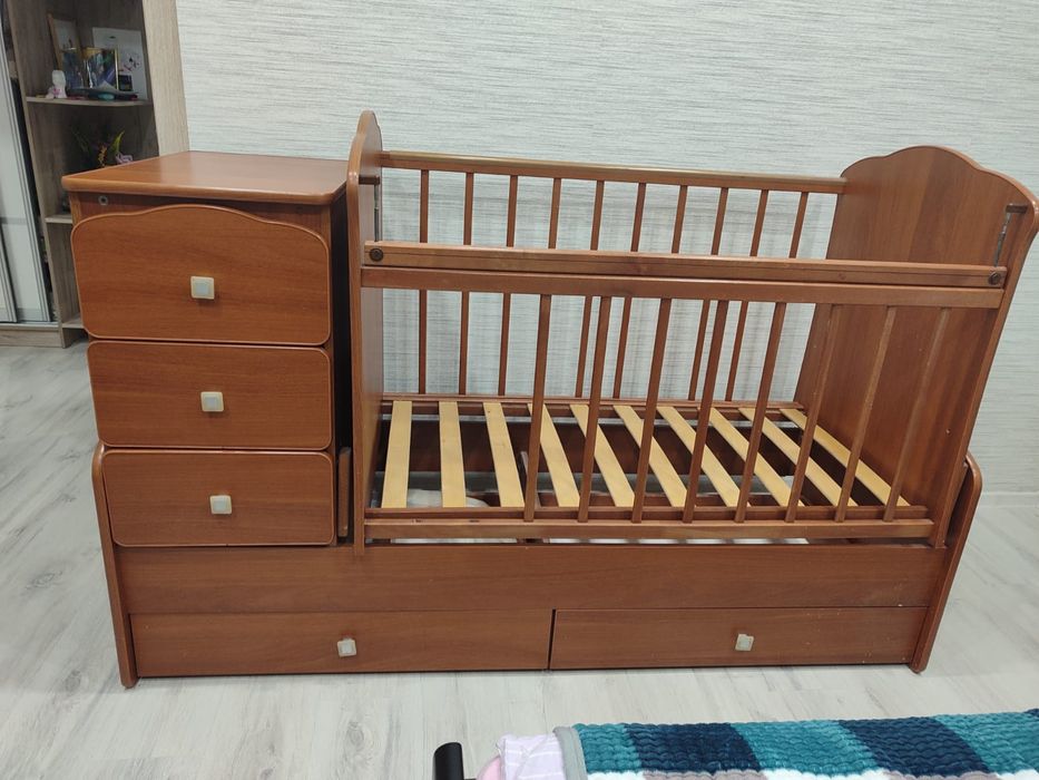 Кроватка- маятник.