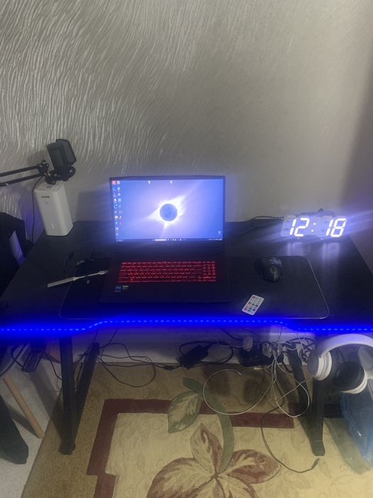 Компьютерный стол, игровой