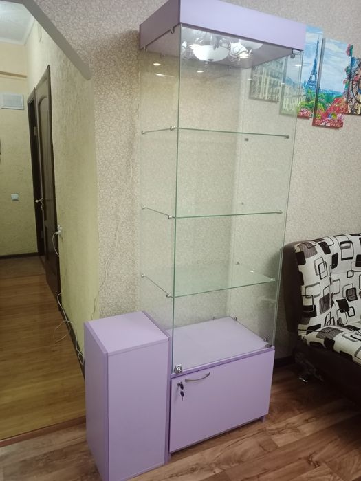 Продам  витрину.