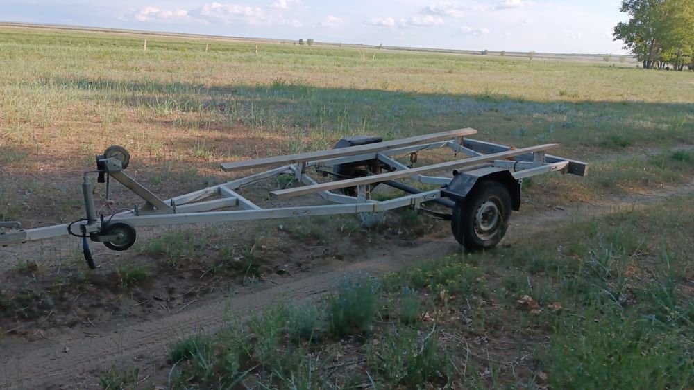 Лодка с мотором ,прицепом