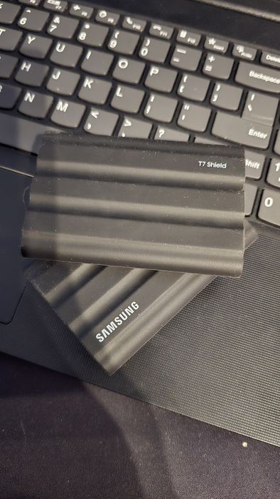 Samsung T7 Shield SSD extern 2TB