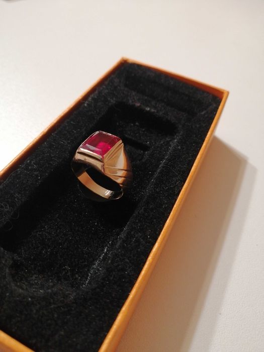 Златен мъжки пръстен