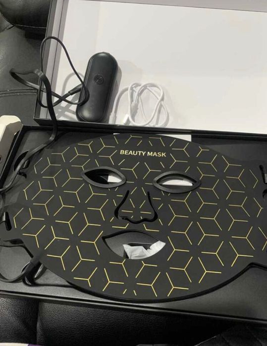 LED лед маска за лице инфрачервена светлина гъвкава улекотена версия
