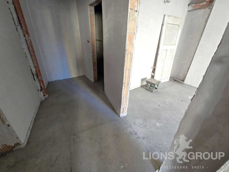 Продава се Двустаен апартамент в Варна, Център - 55 кв.м за 1655 €/кв.м - Снимка #6