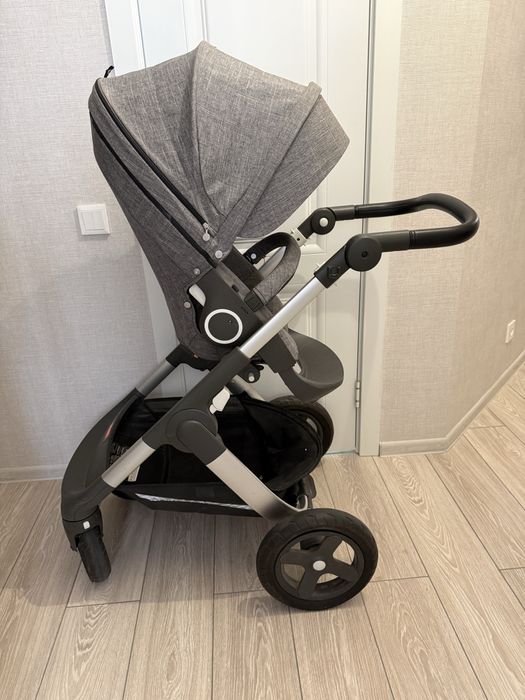 Продам коляску Stokke Trailz