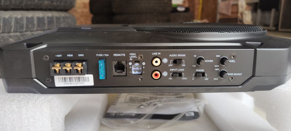 Сабвуфер JBL Basspro SL