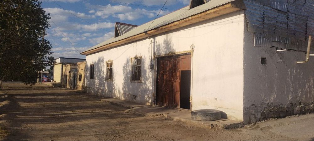 Уй сотилади. Вобкент