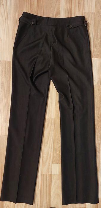 Женские брюки на девушку.