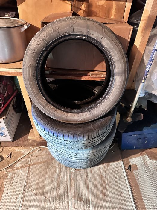 Продам летние шины 215/55/17