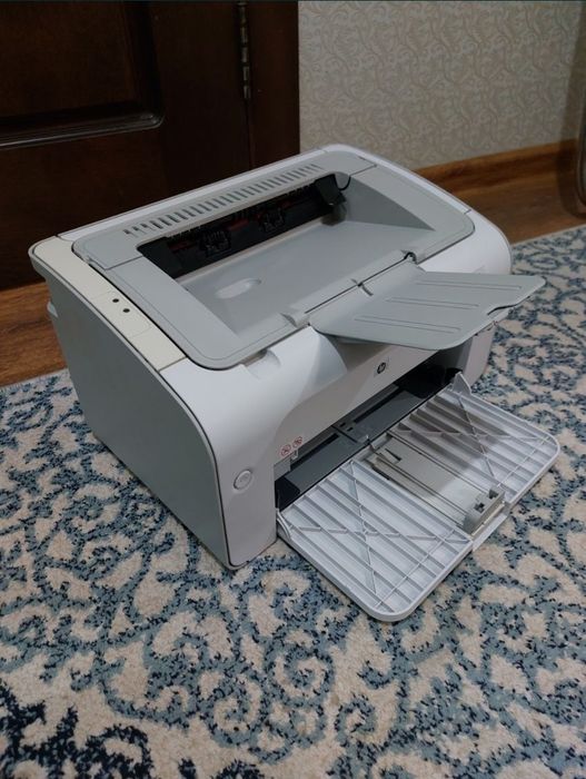 HP LaserJet P1005
принтер