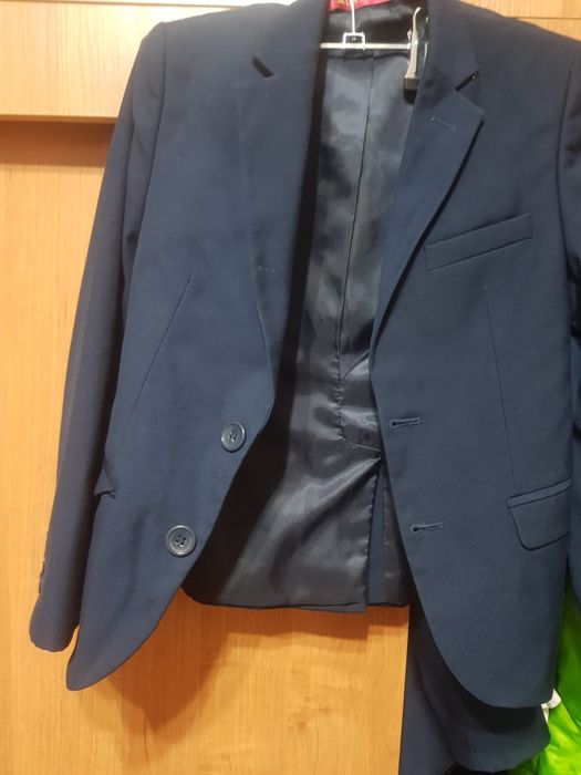 Продам школьную форму