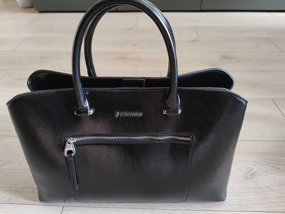 Vând poșetă Stradivarius noua