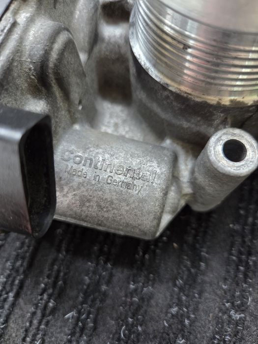 Дроселова клапа 2.0 tdi Audi VW Seat Skoda Ауди Сеат Шкода Фолцваген