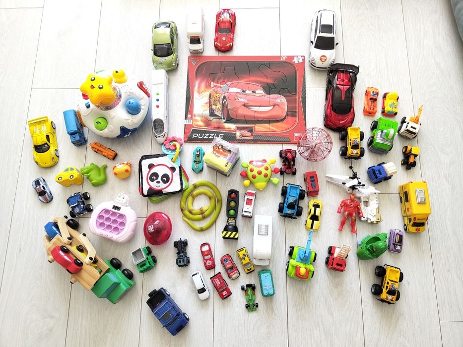 Детски играчки - колички, писти, интерактивни играчки и много други