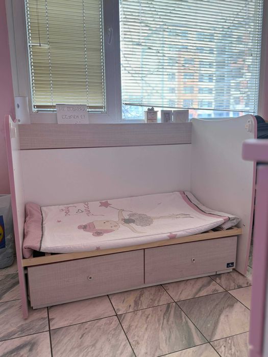 ЛЕГЛО И ШКАФ С ПОВИВАЛНИК