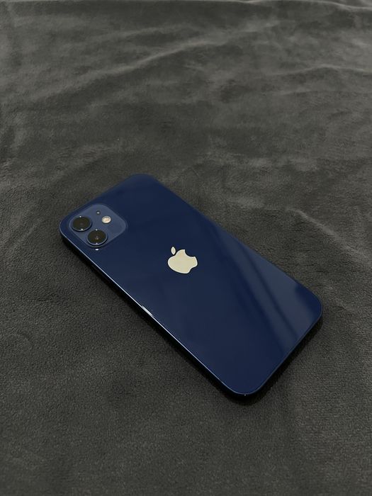 Продам Iphone 12