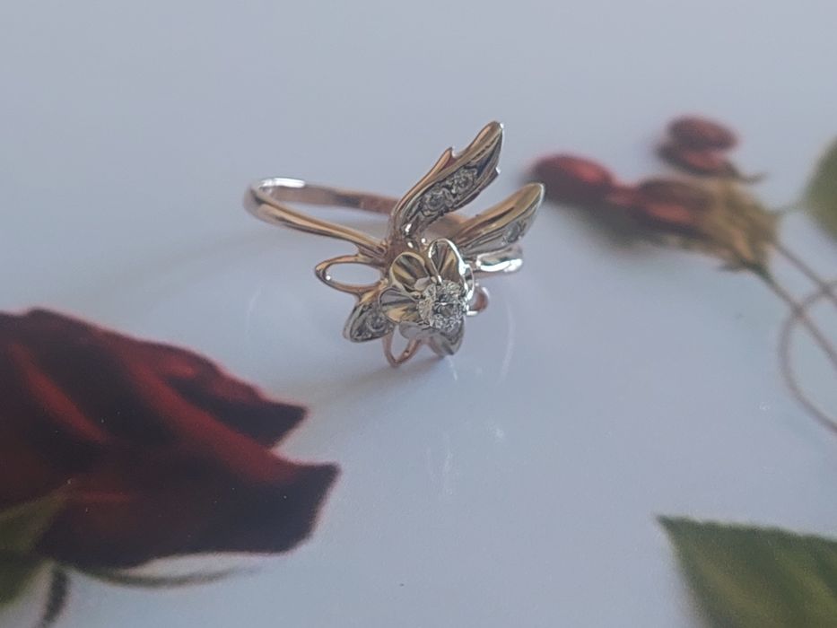 Золотые серьги,кольцо с бриллиантами 583