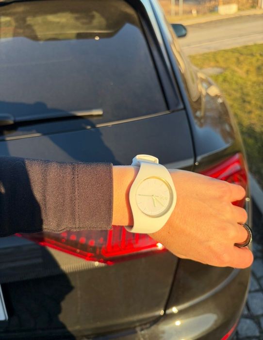 ICE Watch -Glam White/Gold– бял дамски часовник (оригинален) с кутия