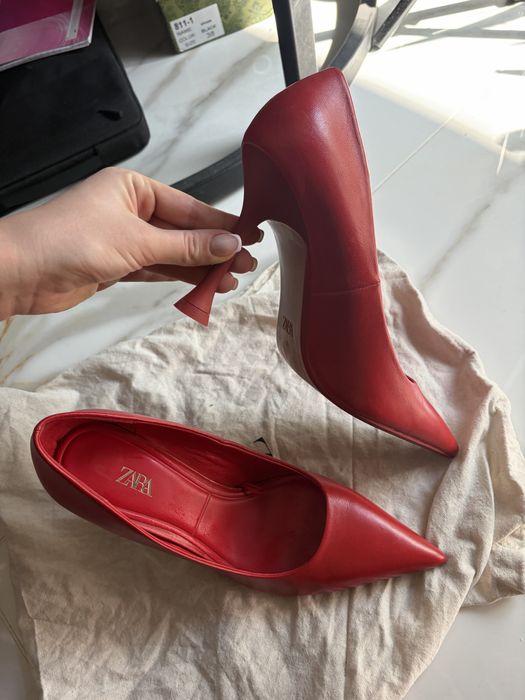 Обувки на висок ток Zara 39, червени, изключително удобни