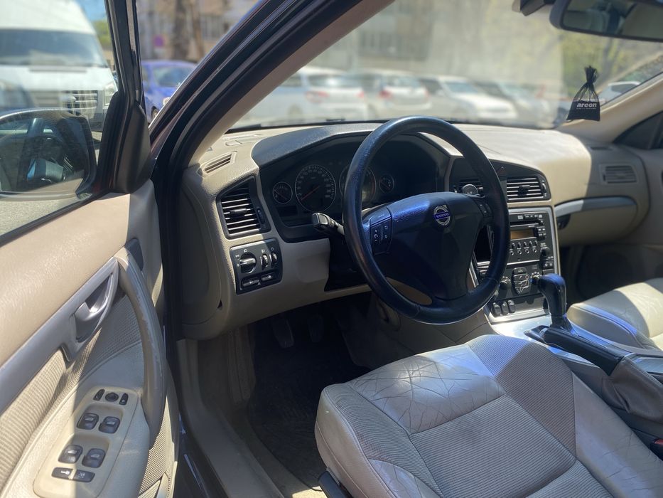 Volvo S60 2.4 бензин