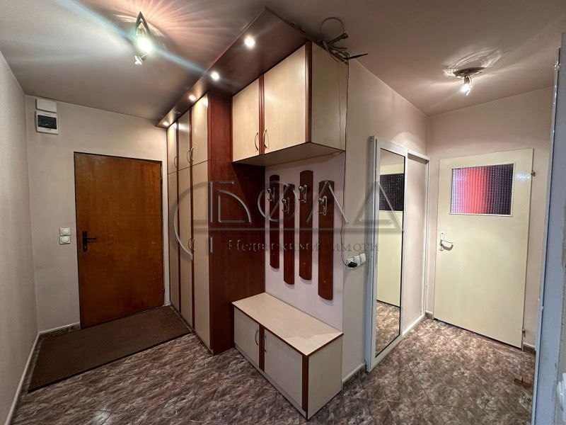 Продава се Тристаен апартамент в София, Люлин 6 - 92 кв.м за 1935 €/кв.м - Снимка #6