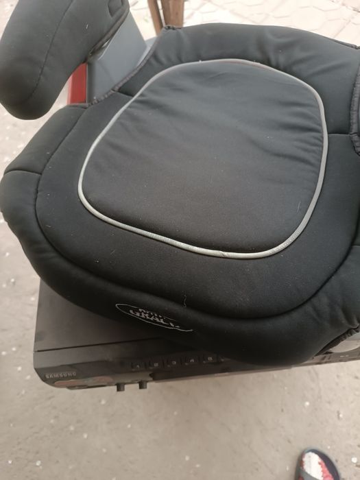 Продам детские авто кресла две штуки. Б/У