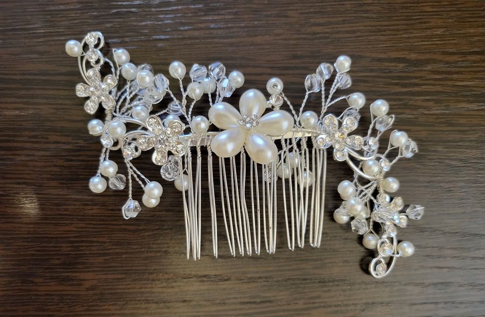 Продам украшения для волос (свадебные)