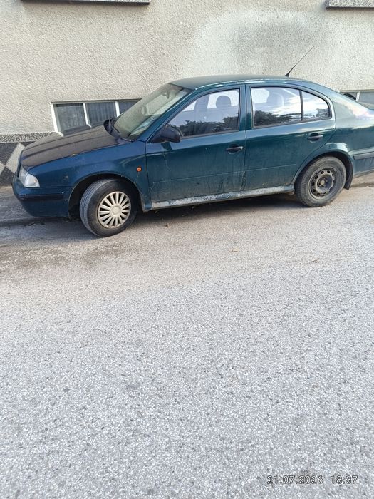 Продавам шкода октавия