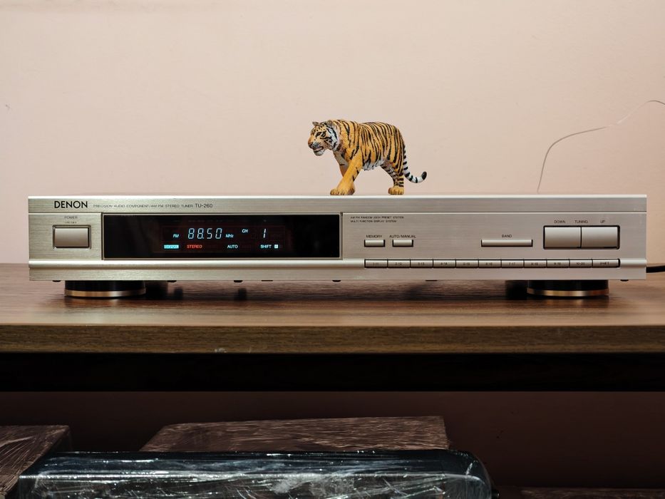 Denon TU-260. Tuner elegant. Recepție de vis. Ca nou. Preț fix !