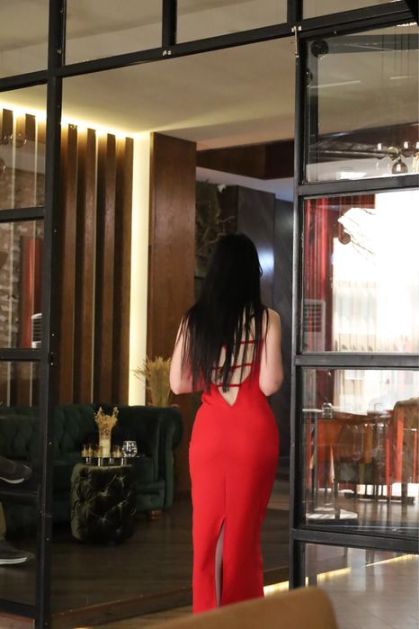 Платье вечернее красное