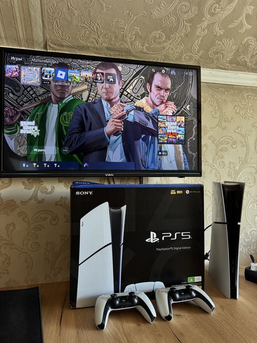 PlayStation 5 Slim Digital Edition 1000 GB + 2 геймпада